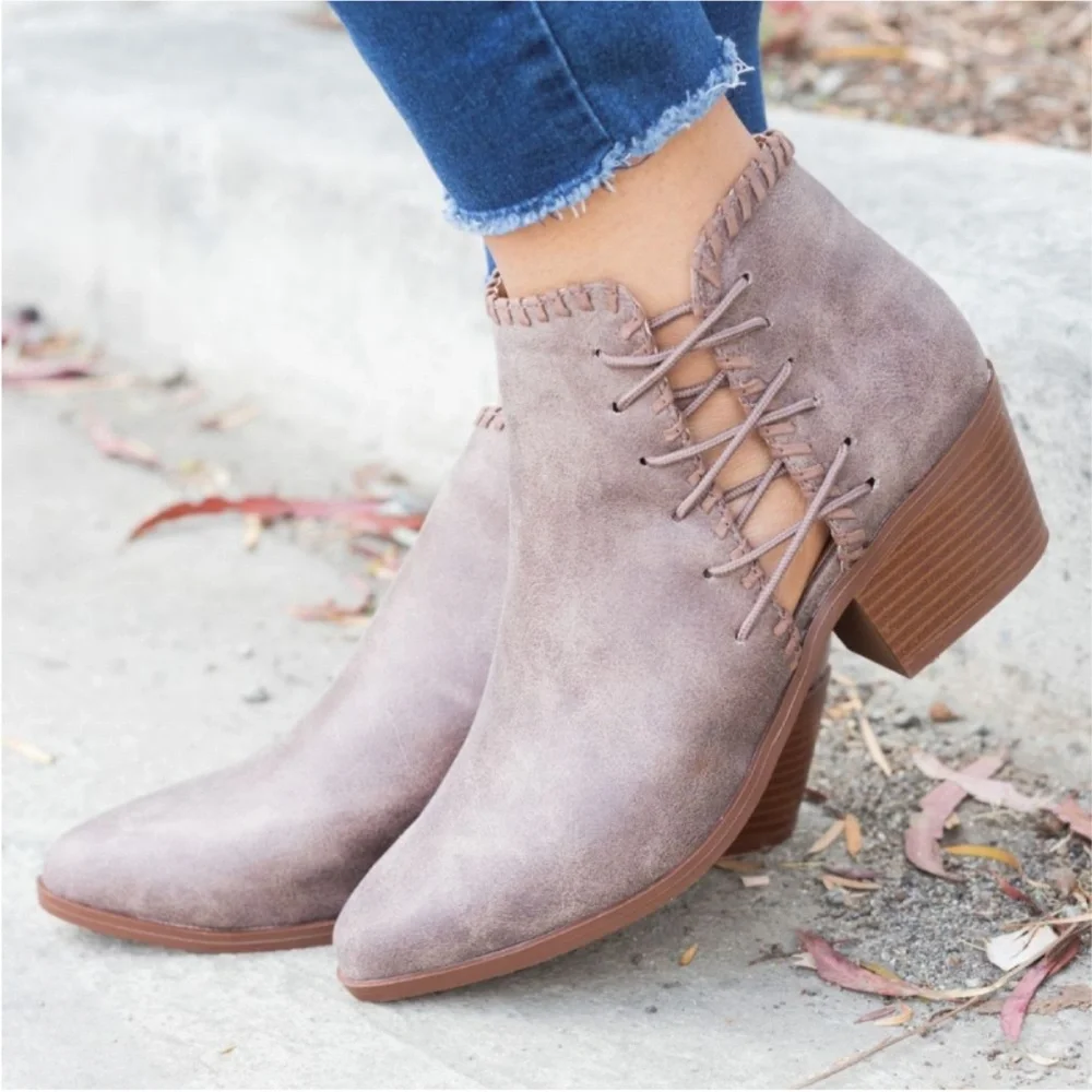 6, 10Light Brown Whipstitch On Bootie - Picture 4 of 5